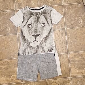 Lion shirt + shorts for kids
